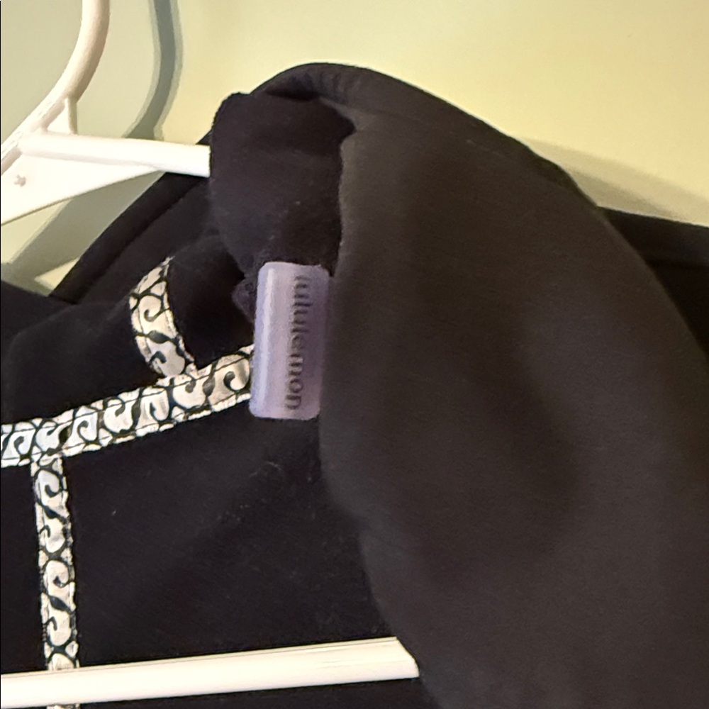 Lululemon Jacket - Picture 9 of 10